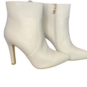 NWB IDIFU Women's CLARA-Z Pointed Toe High Heel Ankle Boot Zipper White Size 8.5